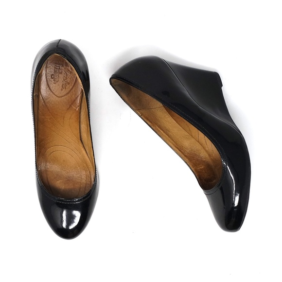 clarks black patent wedge shoes